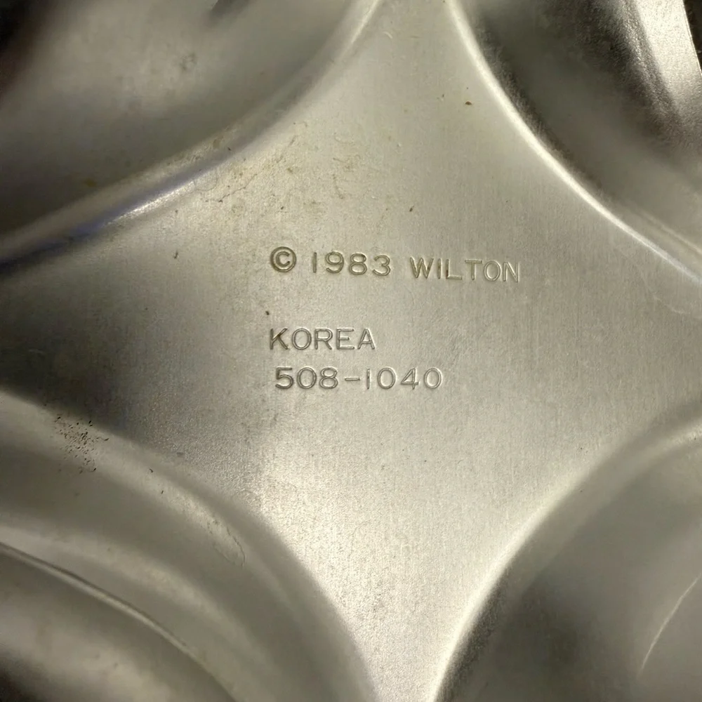 Wilton Silver Jack-O'-Lantern Cake Pan